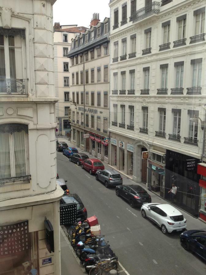 Charme Et Modernite Au Coeur De Lyon Apartment Exterior photo